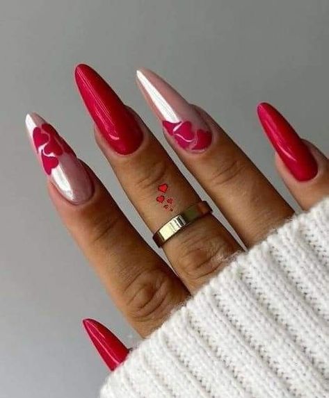 Chic Nail Designs, Style Nails, Almond Shape Nails, Elegant Nails, Deep Burgundy, Chic Look, Chic Nails, Edgy Look, Almond Nails