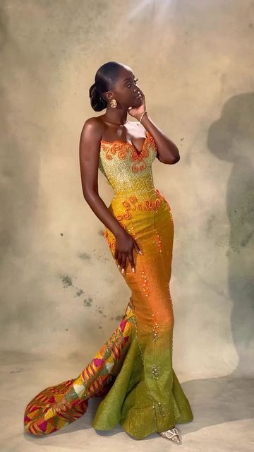 Ghana Lace Dress Styles, Ivorian Wedding Dress, Ghana Bride Dresses, Traditional Ghanaian Wedding Dresses, Ombre Kente Designs, Yellow Asoebi, Bridal Kente Styles, Traditional Ghanaian Wedding, Ghana Kente Styles