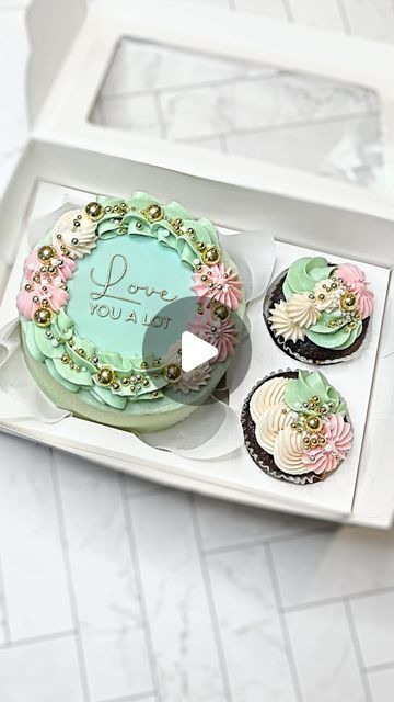 Jillian Vinion | Today’s mini cake and cupcake set🧚🏻🌸✨🫶🏻 I normally do 4 inch cakes for my mini cake sets but this cake is 5 inches which is a great size if... | Instagram 4 Inch Cakes, 4 Inch Cake, Small Cake Boxes, Buttercream Flowers Tutorial, Video Cake, Decorating Chocolate, Cupcake Bouquets, Cupcake Decorating Tips, Love You A Lot