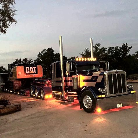 Heavy Hauling Transport (USA) Peterbilt 389 Heavy Haul, Single Axle Peterbilt, Peterbilt 389 Flat Top, Peterbilt 389 Custom Semi Trucks, Heavy Haul, Peterbilt 389, Cab Over Semi Trucks, Custom Big Rigs, Show Trucks