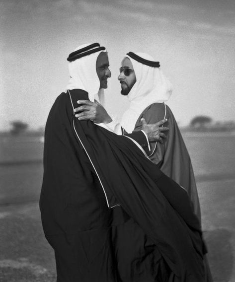 UAE history through the lens of royal photographer Noor Ali Rashid - The National Uae History, Sheikh Zayed Bin Sultan, Zayed Bin Sultan Al Nahyan, History Uae, You Are Beautiful Quotes, Folk Musician, Meeting Of The Minds, Beautiful Green Eyes, Uae National Day