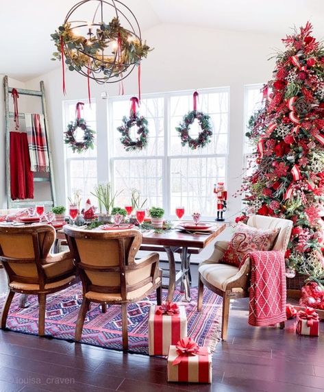 Christmas Sunroom, Sunroom Christmas, Sunroom Decorating Ideas, Sunroom Decor, Sunroom Ideas, Sunroom Decorating, Christmas Vignettes, Sunroom Designs, Morning Room