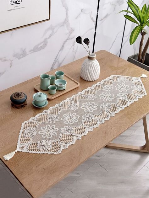 Crochet Runner, Crochet Top Ideas, Crochet Table Topper, White Table Cover, Doily Diagram, Fancy Table, Modern Table Runners, Table Runner Diy, Crochet Doily Diagram