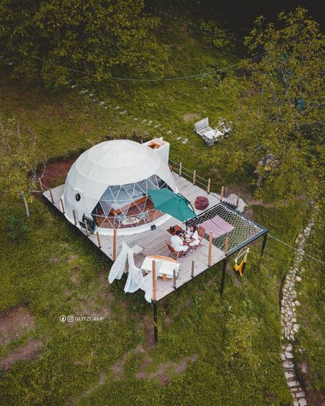 It now serves as a comfortable accommodation tent. In your opinion, what is the most amazing thing about the dome tent, is it as a restaurant, an event or as a sports stadium? . . . #countrylife #getaway #luxurylifestyle #farm #glenoro #belltent #glenorofarm #glamping #glampingdome #dome #geodome #cabin #eventtentsetup #luxurycamping #ecoretreat #ontario #exorecanada #glampinguk #Irelandglamping Site Design Ideas, Glamping Business, Dome Houses, Tent Platform, Dome Homes, Geodesic Domes, Geodesic Dome Homes, Glamping Tents, Glamping Resorts