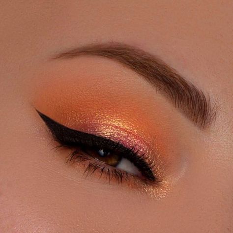 Fall Eye Looks, Orange Makeup Looks, Autumn Eyeshadow, Highlighter And Contour, Night Palette, Perfect Eyeshadow, Fall Eye Makeup, Orange Eye Makeup, Sunset Makeup