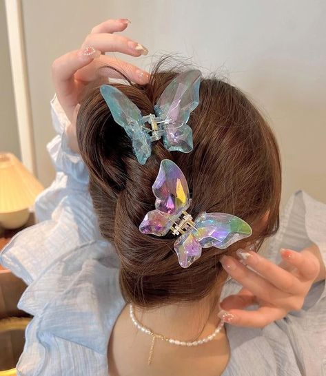 Blue Hair Accessories, Peinados Fáciles Para Cabello Corto, Butterfly Hair Clip, Claw Hair Clips, Butterfly Hair, Mermaid Hair, Beauty Saloon, Fancy Jewelry, Hair Claws & Clips