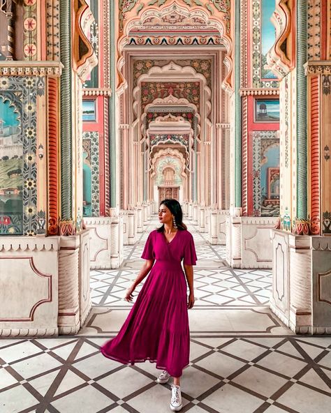 Indian Trip Outfit, Jaipur Outfit, Temple Poses, Fort Photography, Jaipur Trip, Western Ootd, Hustle Dance, Jaipur Travel, Mysore Palace