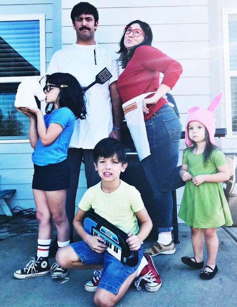 Bob's Burgers - Belcher Family Bob's Burgers Halloween Costume, Bobs Burgers Costume, Bob's Burgers Halloween, Bobs Burgers Memes, Burger Costume, Bobs Burgers Characters, Family Themed Halloween Costumes, Belcher Family, Cosplay Couple