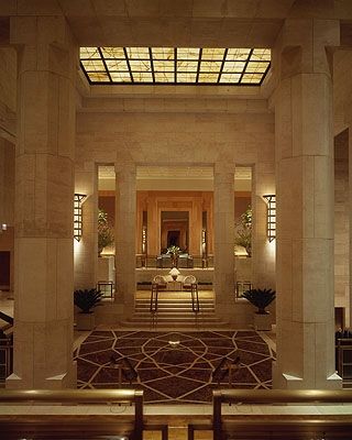 Entrance Designed by I.M. Pei of the Four Seasons, 57th Street, Manhattan City Bedroom, Manhattan Hotels, Nyc Hotels, New York Hotels, Walter Gropius, Hotel Luxury, Best Spa, Entrance Design, Unique Hotels