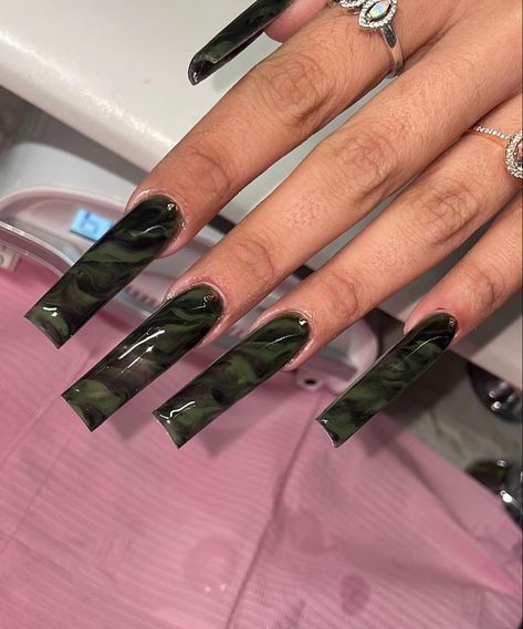 Green Swirl Nail, Sparkle Nail Designs, Camo Nails, Green Acrylic Nails, Nail Designs Pictures, Long Press On Nails, Punk Nails, Hard Nails, Diy Acrylic Nails