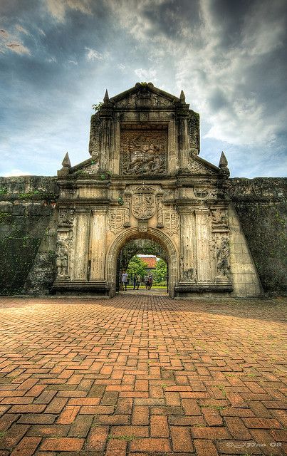 Prenup Option: Fort Santiago Sinaunang Panahon Background, Fort Santiago Intramuros Aesthetic, Spanish Era Philippines Aesthetic, Filipino Aesthetic, Places In The Philippines, Philippines Destinations, Philippine Architecture, Fort Santiago, Filipino Architecture