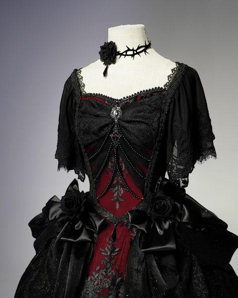 🖤❤️Gorgeous Gothic Lolita dress with embroidery details. 🛒👉Search 'LINGX-017' on devilinspired.com #devilinspired #gothic #gothicdress #gothicgirl #lolitafashionstyle #lolitacoord #gorgeousdress #vampiregoth Dresses One Piece, Floral Embroidery Dress, Dark Queen, Glamorous Outfits, Gothic Clothes, Free Dresses, Gothic Dress, Fashion Inspiration Design, Fancy Outfits