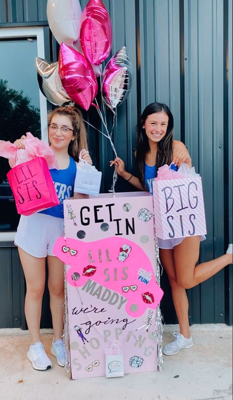 Big Sis Lil Sis Gifts, Paddle Sorority Big, Senior Painted Jeans, Big Sister Reveal, Dance Competition Gifts, Cheer Posters, Big Little Basket, Cute Sister, Big Lil