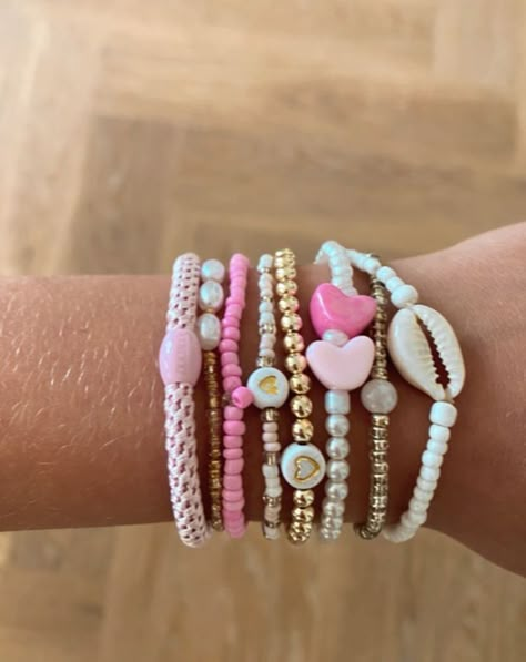 Preppy Gold Bracelet Stack, Preppy Accessories, Holiday Bracelets, Preppy Bracelets, Preppy Jewelry, Bracelet Stacks, Wrist Jewelry, Bracelet Inspo, Diy Bracelet Designs