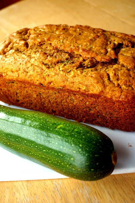 Einkorn Zucchini Bread Einkorn Bread, Freezing Zucchini, Easy Zucchini Bread, Einkorn Recipes, Zucchini Bread Healthy, Zucchini Banana, Zucchini Banana Bread, Spice Bread, Einkorn Flour