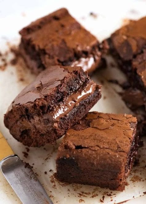 Nutella Desserts, Nutella Brownies, Nutella Recipes, Food Sweet, Think Food, Fun Baking Recipes, Food Inspo, Brownie Recipes, Food Obsession