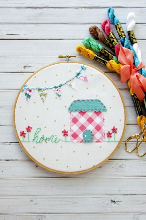 Home Embroidery Hoop, Home Embroidery, Learn Embroidery, Embroidery Patterns Free, Silk Ribbon Embroidery, Fun Craft, Sewing Blogs, Hand Embroidery Design, Embroidery Hoop Art