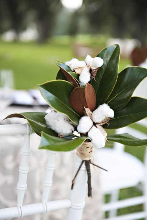 Diy Outdoor Party Tent, Cheap Wedding Centerpieces, Deco Champetre, Magnolia Wedding, Cotton Decor, Cotton Wedding, Simple Centerpieces, Magnolia Leaves, Wedding Centerpieces Diy