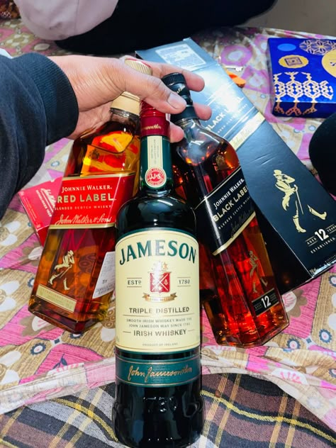 Alcohol Snapchat Party, Money Images Cash Indian, Alcoholic Drinks Pictures, Daaru Party Pic, Beer Photos, Alcohol Party, Snap Streak Ideas Easy, Foodie Instagram, Alcohol Aesthetic