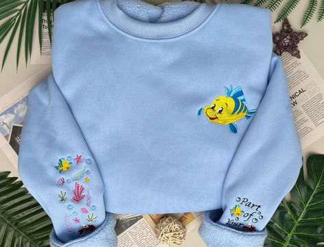 Cute Embroidered Sweatshirt, Embroider Sweatshirts, Sweater Design Ideas, Aesthetic Childhood, Animale Crossing, Frog Collection, World Embroidery, Mermaid Sweatshirt, Disney Office