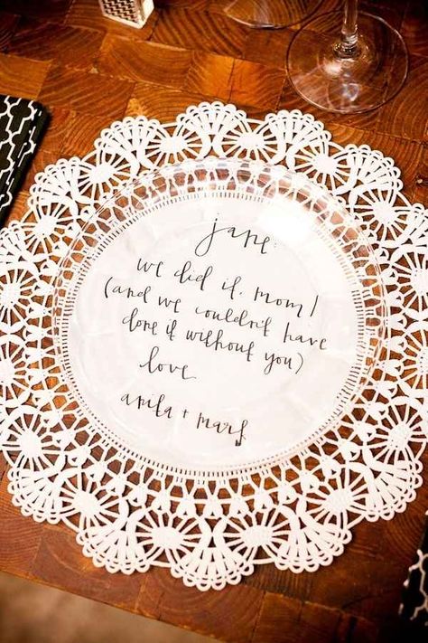 Leave sweet, personalized notes for your guests as place settings. | 31 Impossibly Romantic Wedding Ideas Smog Shoppe Wedding, Unique Wedding Receptions, Rock N Roll Wedding, Tafel Decor, Personalized Notes, Romantic Weddings, Place Settings, Romantic Wedding, Unique Weddings