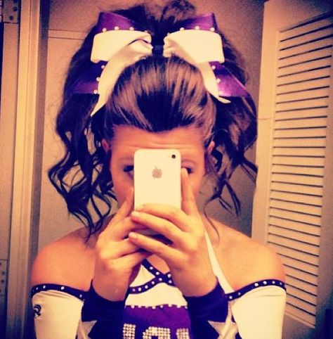 Haleigh Earls is this you????? I was looking for a hairstyle to do for my sister for a school spirit thing and found this.... it looks like you and your awesome cheerleaderness :) Cheerleader Hairstyles, Ponytail With Curls, Cheer Ponytail, Curled Ponytail, Competition Hair, Cheer Workouts, Cheerleading Hairstyles, Cheer Hair, Cheer Stunts