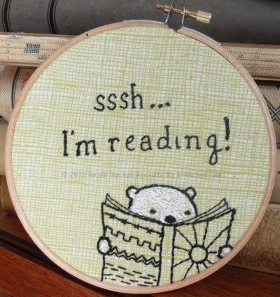 Медведь читает Embroidery Things, Cute Embroidery, Reading A Book, 자수 디자인, Embroidery Hoop Art, A Cross, Hand Embroidery Patterns, Embroidery Inspiration, Hoop Art