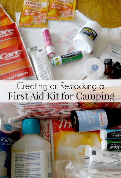 First Aid Kit Checklist, Basic First Aid Kit, Diy First Aid Kit, Camping First Aid Kit, Basic First Aid, Camping Kit, Girls Camp, Aid Kit, Camping With Kids