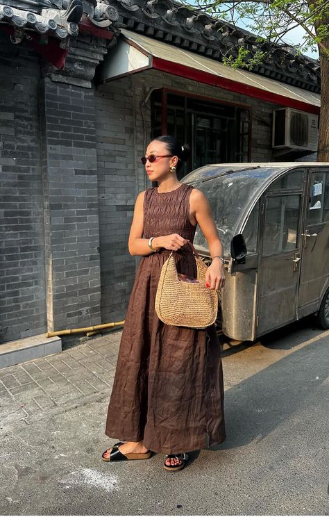 Raffia Bag, Brown Dress, Looks Style, Spring Summer Outfits, European Fashion, Black Sandals, Spring Summer Fashion, Fashion Inspo Outfits, Chic Outfits