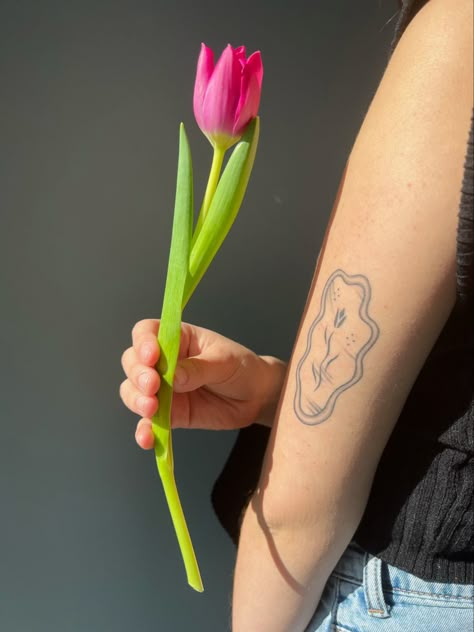 Tulip Elbow Tattoo, Unique Tulip Tattoo, Color Tulip Tattoo, Tulip Tattoo Placement, Turkish Tulip Tattoo, Tulip Sternum Tattoo, Bouquet Of Tulips Tattoo, Tulip Stamp Tattoo, Tulip Back Tattoo