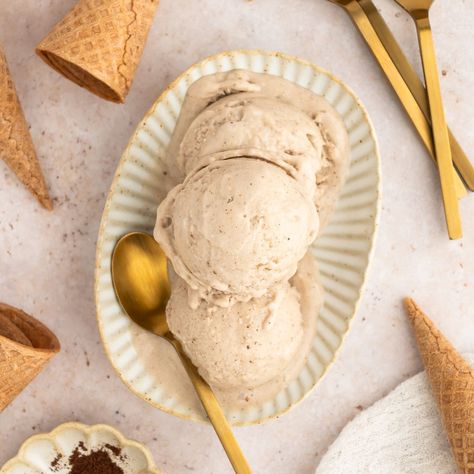 Vegan Banana Ice Cream Vegan Banana Ice Cream Recipe, Banana Ice Cream Flavors, Vegan Banana Ice Cream, Banana Ice Cream Vegan, Ice Cream Vegan, Key Lime Tarts, Banana Ice Cream Recipe, Coconut Milk Ice Cream, Lime Tart