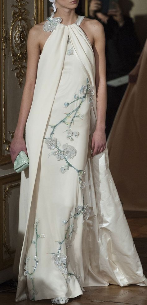 Alexis Mabille Haute Couture Spring 2014 Alexis Mabille Haute Couture, Detail Couture, Alexis Mabille, 파티 드레스, فستان سهرة, Couture Gowns, Moda Vintage, Gorgeous Gowns, Beautiful Gowns