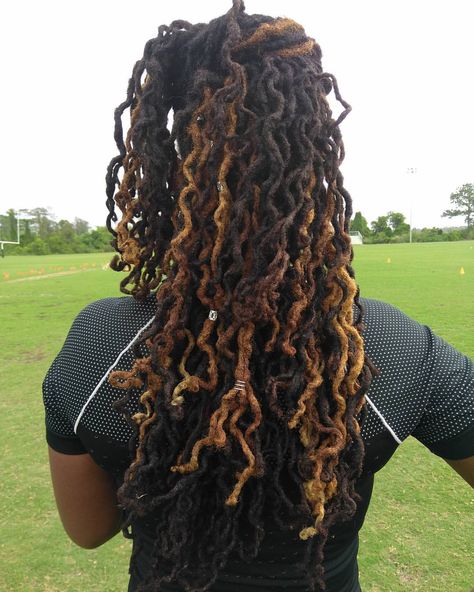 Highlights Locs Black Women, Highlights On Locs, Locs Highlights, Loc Highlights Black Women, Loc Highlights, Locs With Highlights, Locs Color, Light Brown Highlights, Dyed Hair Men