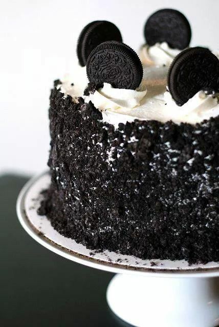 Oreo Crumble Cake Oreo Cookie Cake, Cookies And Cream Cake, Oreo Recipes, Oreo Cookie, Baby Cakes, Oreo Cake, Bday Cake, Good Eat, Cake Cake