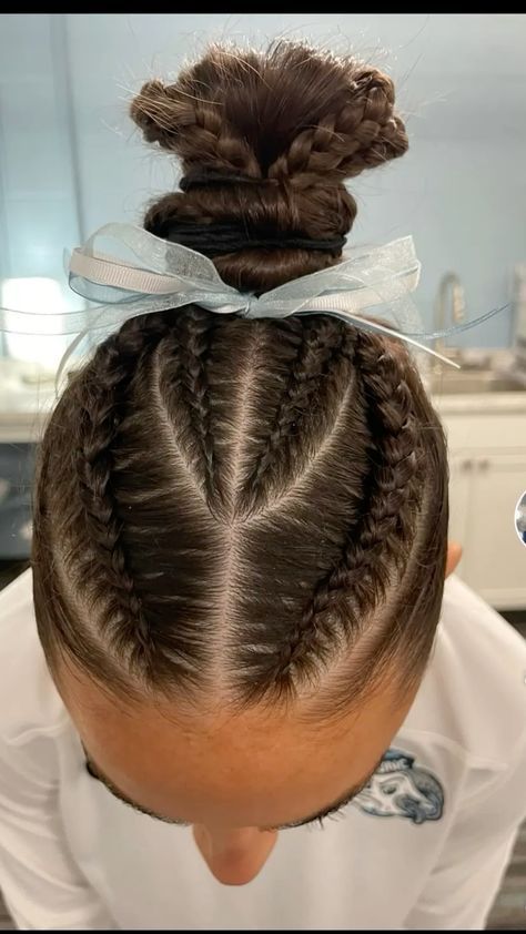 Netbal Hairstyles, Cool Braided Hairstyles For Sports, Track Braids, Soccer Braids, Braided Hairstyles Sports, Track And Field Hairstyles, Game Day Braids, Track Meet Hairstyles, Braided Sporty Hairstyles