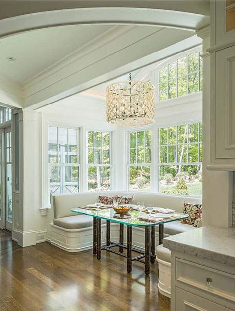 Check out 52 incredibly fabulous breakfast nook designs to make every morning a stylish occasion. Window Seats, Traditional Dining, Kitchen Nook, Pool Design, Dining Nook, Window Seat, Breakfast Nook, Breakfast Room, Design Case