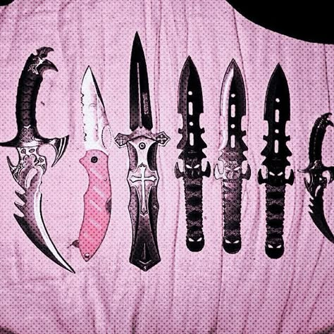 Knife Aesthetic, Creepy Cute Fashion, Big Girl Toys, Pink Grunge, Pretty Knives, Types Of Knives, Aesthetic Tumblr, Knife Collection, Cool Knives