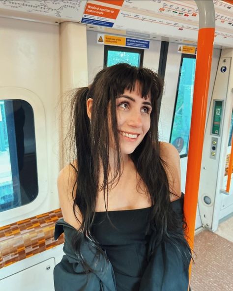 dodie instagram update | doddleoddle Queer Punk, Dodie Clark, Punk Hair, Instagram Update, Hair Inspo, Grey And White, Hair Inspiration, Music, Hair