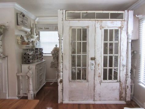 Junk Chic Cottage, Door Dividers, Cottage Door, Vintage Doors, Mac Computer, Chic Cottage, Old Door, Old Doors, Chic Decor