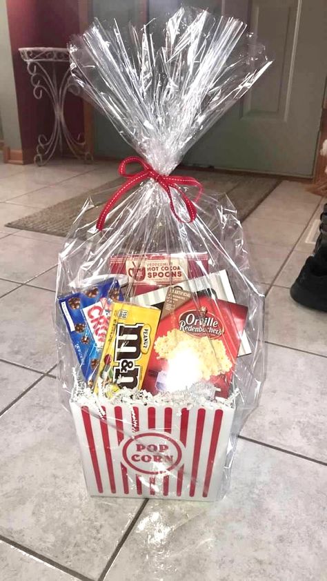 Date Night Gift Basket, Basket Date, Movie Night Date, Family Movie Night Gift, Movie Basket, Popcorn Gift Basket, Movie Basket Gift, Movie Night Basket, Date Night Movies