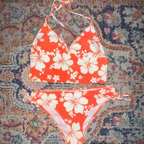 New Never Worn Bright Orange Tankini With White Hawaiian Flower Detailing. Super Cute For This Summer. Ties In The Back And Neck To Adjust To Ur Liking. Has Removable Cups. Orange Hibiscus, Summer Ties, Hawaiian Flower, Hawaiian Flowers, Bright Orange, Tankini, This Summer, Super Cute, Orange