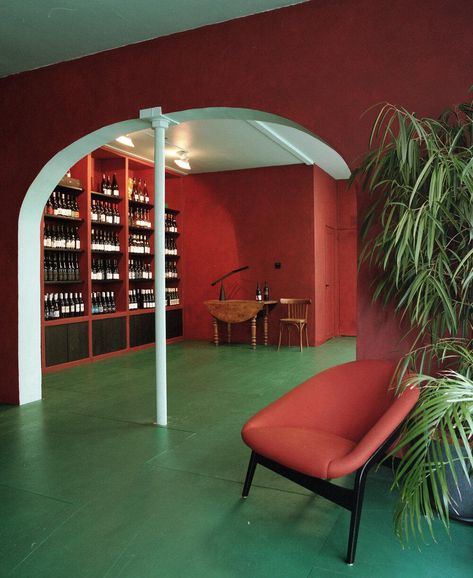 Eccentric Interior Design, Eccentric Interior, Amsterdam Apartment, Weird Furniture, Surreal Scenes, Green Flooring, Wine Store, Interior Aesthetic, Japanese Artists