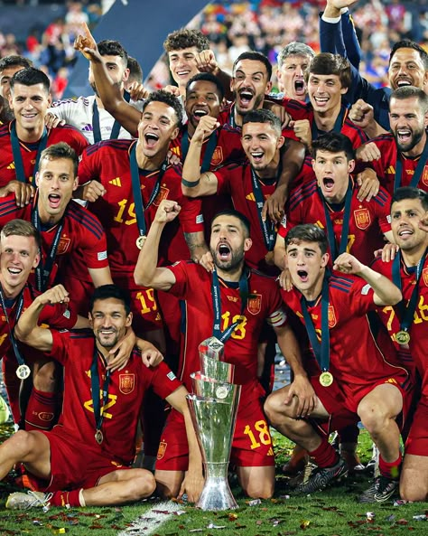 The Spain national team wins the UNL for the first time, Soccer, Football, Spain, UNL, UEFA Unai Simon, Spain Team, Spain National Football Team, Becky G Outfits, Penalty Shootout, Spain Soccer, Spain Football, Uefa Nations League, Spain National Team