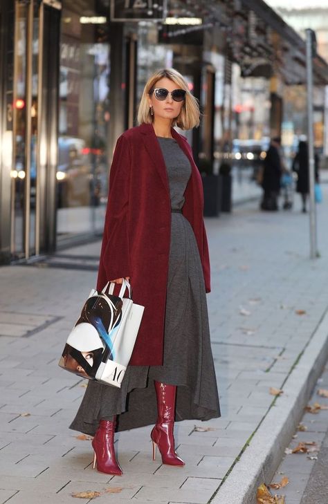 Elevate Your Style with Chic 2024 Fashion Over 40 | Timeless & Trendy Outfits Outfit Vestido Rojo, Courreges Dress, Burgundy Outfit, Burgundy Boots, Outfit Chic, Moda Chic, Red Boots, Trendy Fall Outfits, Fashion Over 40