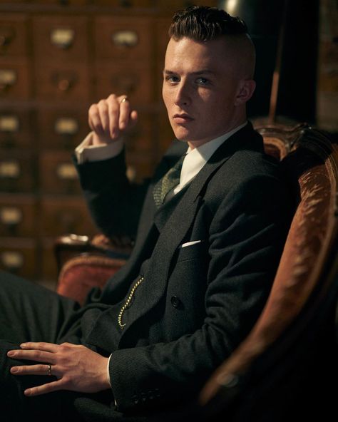 Finn Shelby I wonder where he is now? @peakyblindersofficial @bbc @robertviglasky John Shelby Peaky Blinders, Harry Kirton, Peaky Blinders Actors, Finn Shelby, John Shelby, Peaky Blinders Poster, Peaky Blinders Characters, Peaky Blinders Wallpaper, Joe Cole