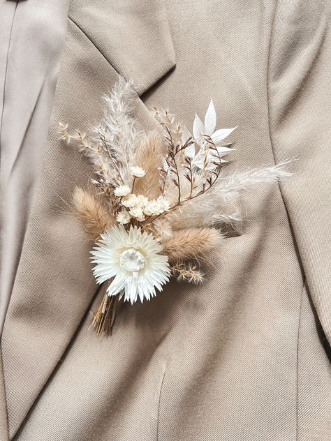 Boho Pampas Dried Flower Buttonhole, Bunny Tails Boutonniere, Wedding Buttonhole, Groom, Groom Buttonhole, Groomsman Buttonhole Groomsman Buttonhole, Groom Buttonhole, Groomsmen Buttonholes, Groom Buttonholes, Button Holes Wedding, Boho Wedding Flowers, Bunny Tails, Rustic Flowers, Boutonniere Wedding