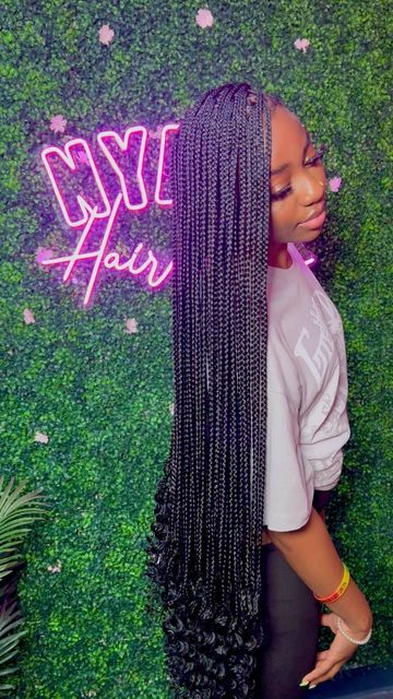 CHARLOTTE BRAIDER 🤍🌸 on Instagram: "😍🔥 • • AUGUST IS BOOKED ‼️ SEPTEMBER BOOKING DATE COMING SOON • • BLESSED 🙏🏾🦋 • • #knotlessbraids #knotless #charlottestylist #charlottebraiders #charlottebraider #softlocs #locs #braids #straightbacks #explorepage #freestylebraids #winstonsalemhairstylist #winstonbraider #atlantabraids #atlantabraider #36insoftlocs #charlottebraiders #tribalbraids #charlottetribalbraids" Small Box Braids Hairstyles, Medium Hair Braids, Short Box Braids Hairstyles, Braided Hairstyles For Black Women Cornrows, Big Box Braids Hairstyles, Goddess Braids Hairstyles, Single Braids, Box Braids Hairstyles For Black Women, Cute Braided Hairstyles