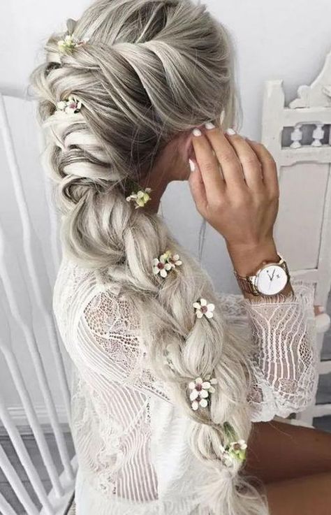 47 Elegant Ways To Style Side Braid For Long Hair side braid hairstyles, braid hairstyles, wedding hairstyle, boho hairstyles, party hairstyles Side Braids For Long Hair, Easy Braid Styles, Bridal Braids, Side Braid Hairstyles, Simple Wedding Hairstyles, Hair Extensions Best, Side Braid, Wedding Hairstyles For Long Hair, Braids For Long Hair