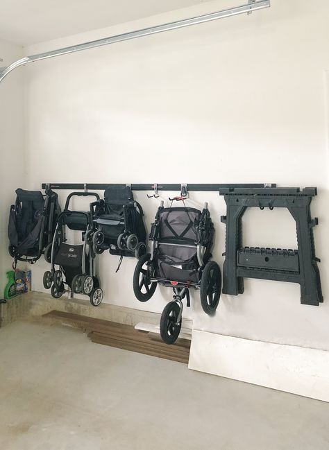 Stroller Organization, Dream Organization, Aesthetic Garage, Stroller Storage, Garage Boden, Garage Storage Inspiration, Storage Garage, Garage Renovation, House Organisation