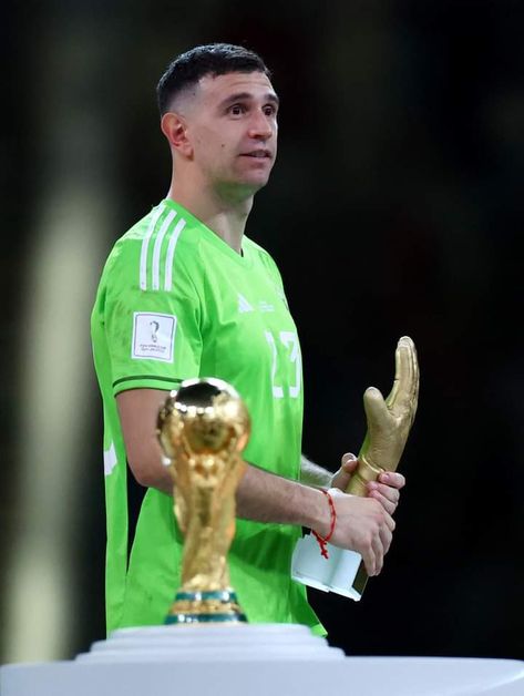 Emi Martinez, Argentina Football Team, Mundial Qatar 2022, Penalty Shootout, Emilio Martinez, Argentina Football, Mens Hairstyles Thick Hair, Qatar 2022, World Cup 2022